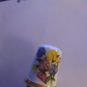 Finsley of England Fine Bone China vintage Thimble floral design collectable